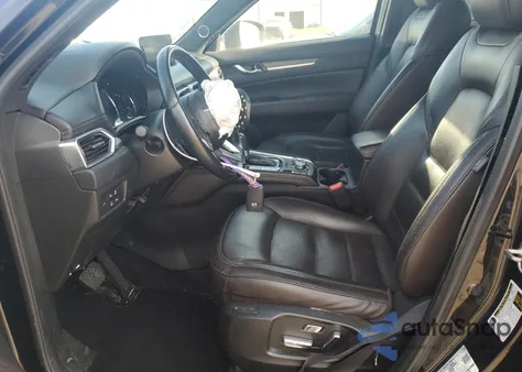 2021 Mazda Cx-5 Signature z USA, uszkodzony, nr VIN JM3KFBEY8M0418515